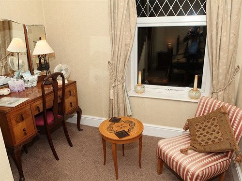 Fitzwarine House Whittington 4*